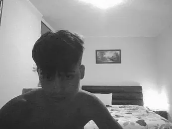 Immagine dello stream di zzzenfedee su Stripchat